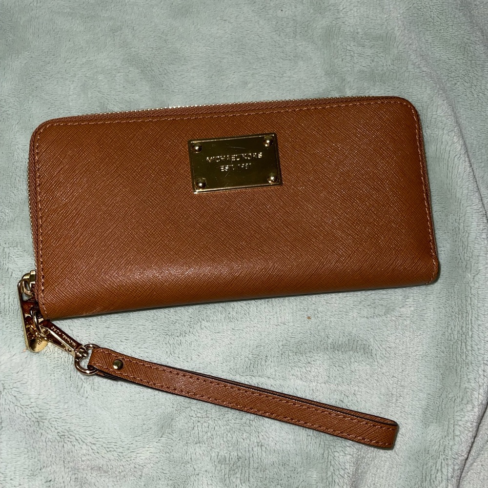 MICHAEL MICHAEL KORS Leather Continental Wristlet
